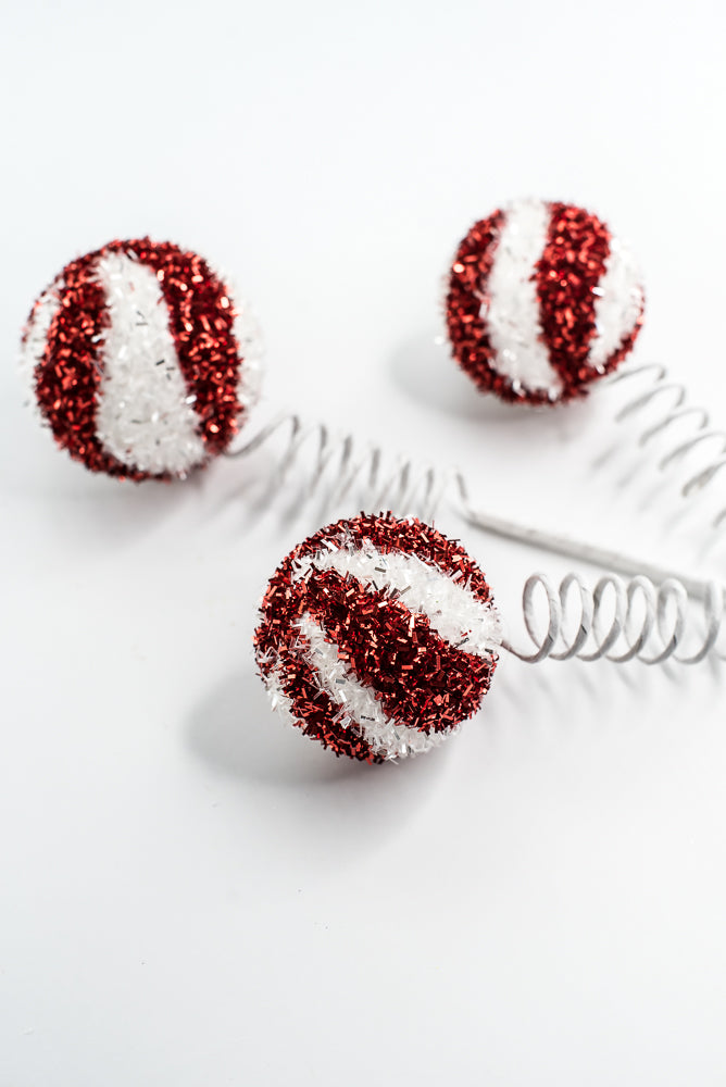 Tinsel Swirl Ball Pick