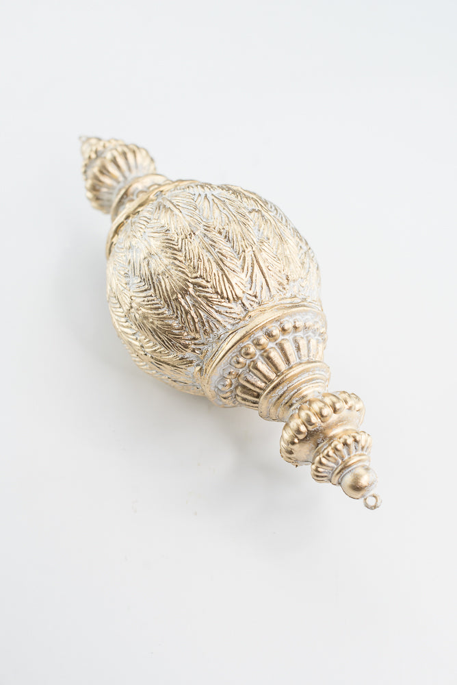 White and Gold Xmas Hanging Ornament