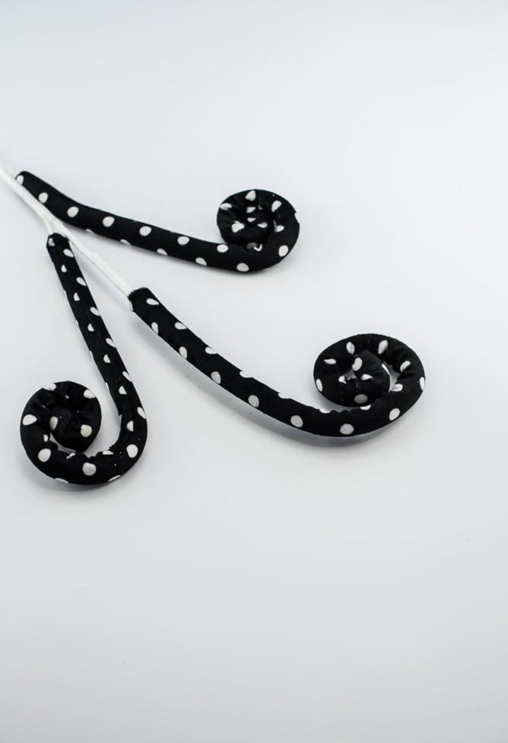 Black and white polkadot curly spray - Greenery MarketPicks62376BKWT