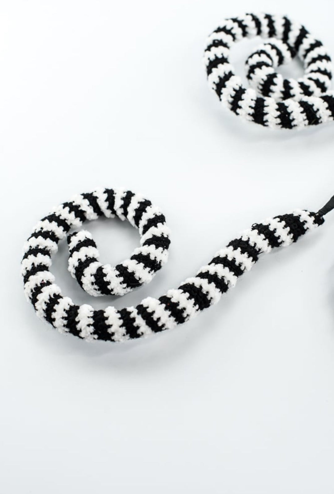 Black and White Stripe Spiral Curly Spray - Greenery Market57253BKWT