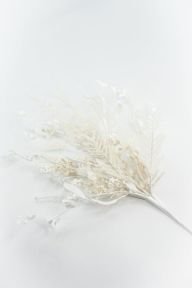 Christmas Fern and berry spray - white - 63526 - Greenery MarketArtificial Flora63526 - WT