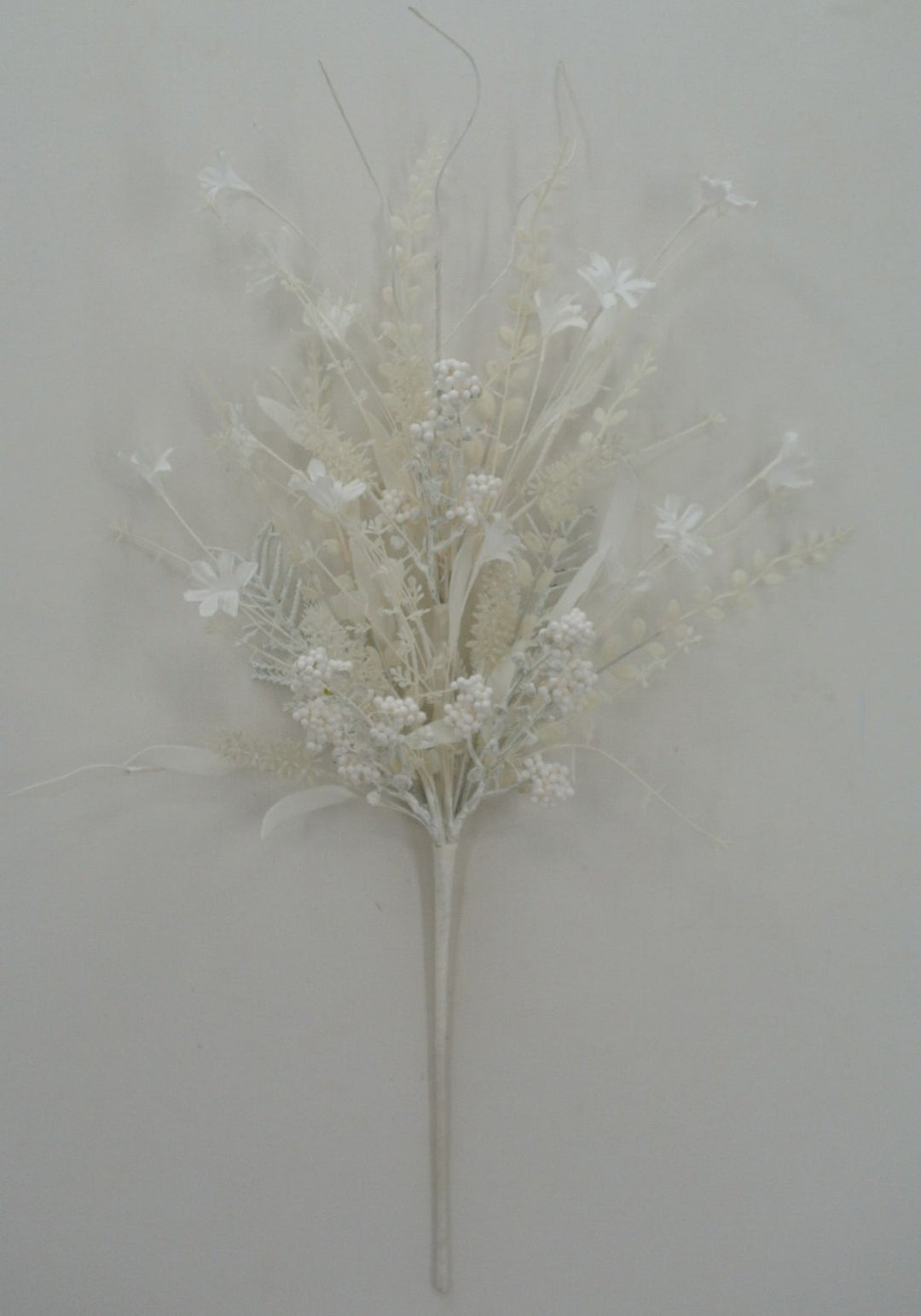 Christmas Fern and berry spray - white - 63526 - Greenery MarketArtificial Flora63526 - WT