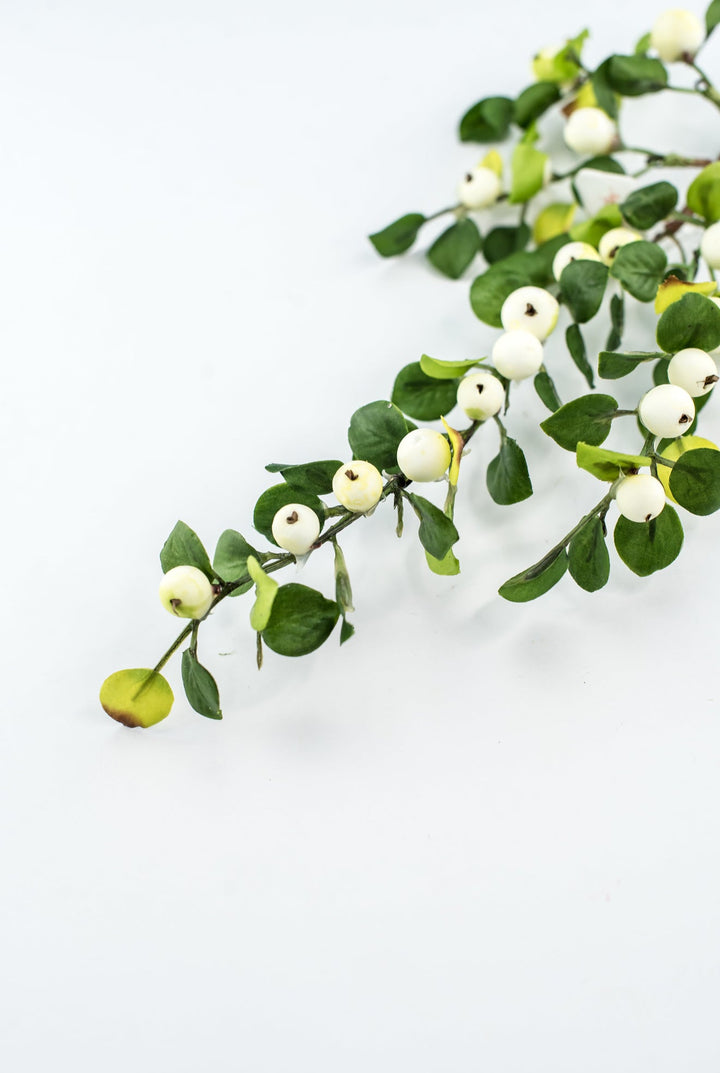 Cream berries and leaves spray - Greenery Market247013CR