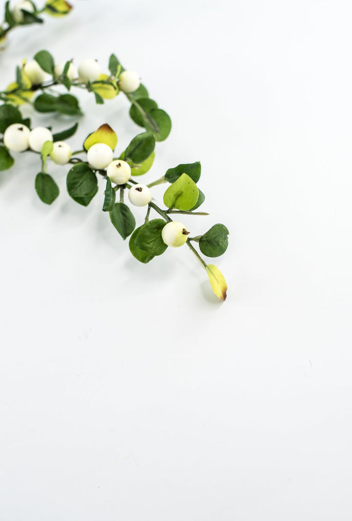 Cream berries and leaves spray - Greenery Market247013CR