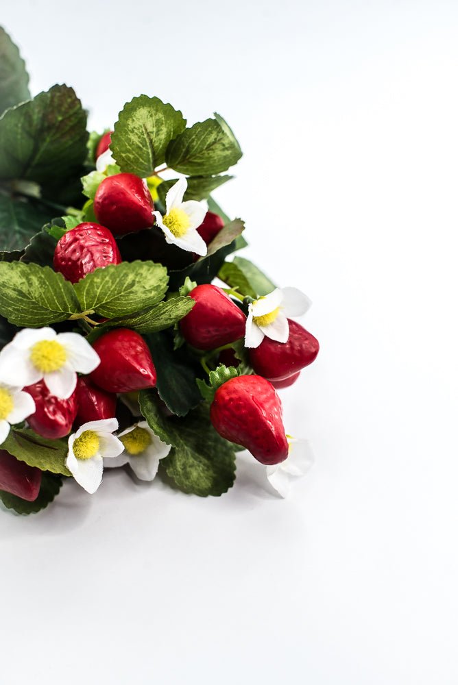 Faux Strawberry Bush - Greenery Marketwreath enhancements35099RD