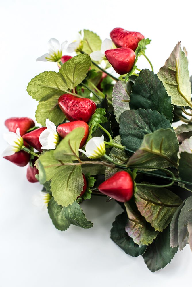 Faux Strawberry Bush - Greenery Marketwreath enhancements35099RD