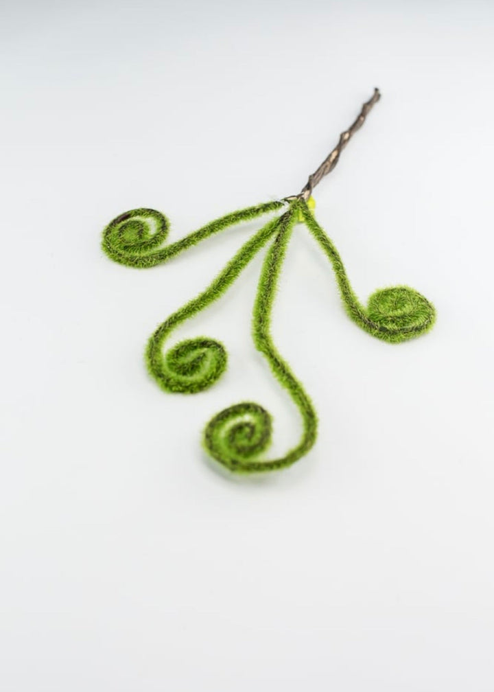 Fern fronds pick with moss - wired - Greenery Marketgreenery29448gn