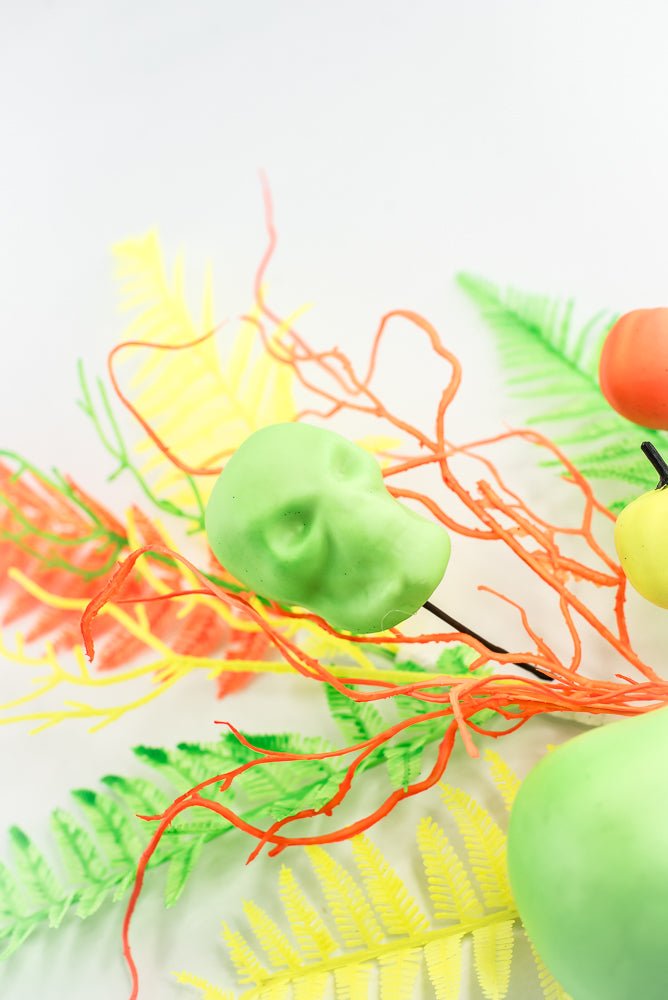 Fluorescent Halloween Spray - Greenery Market85309