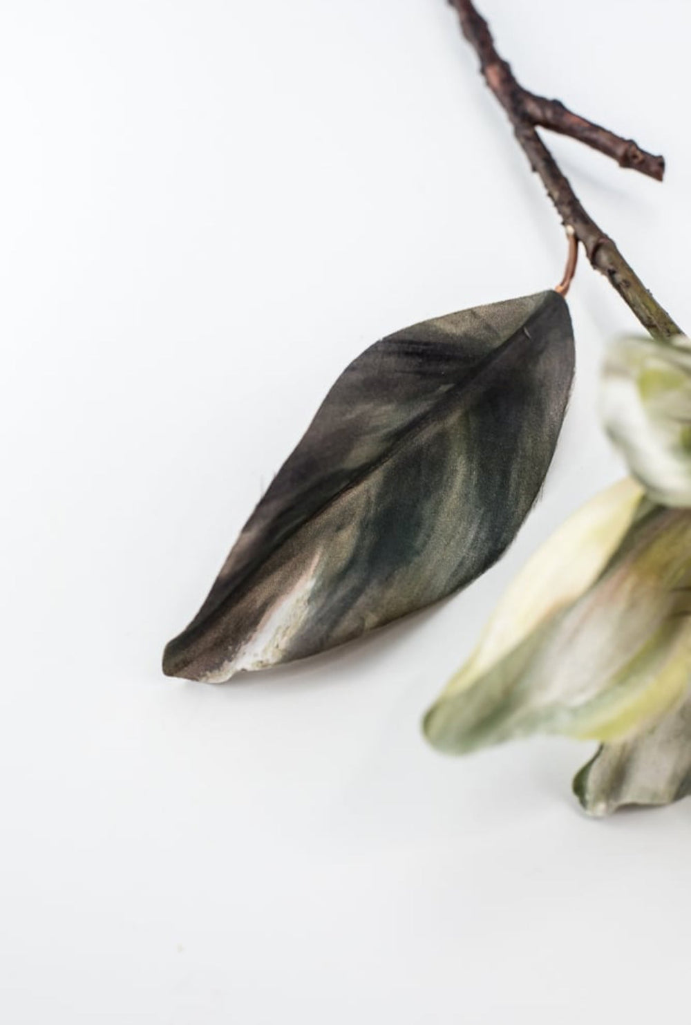 Holiday magnolia stem - green - Greenery Market6360 - G