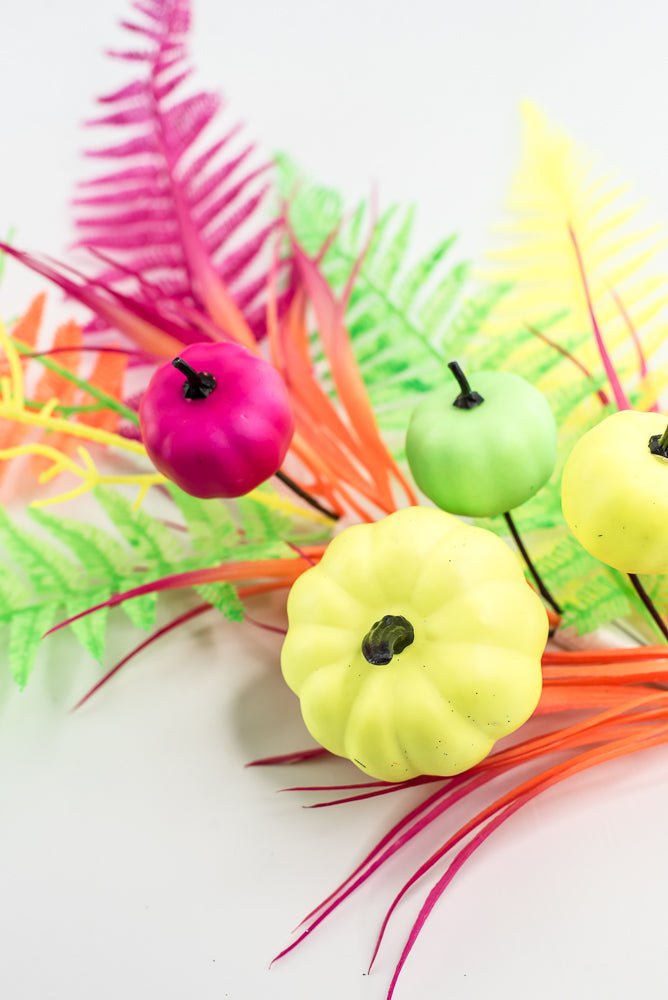 Hot Fluorescent Pumpkins, Fern, & Grass - Greenery Market85308