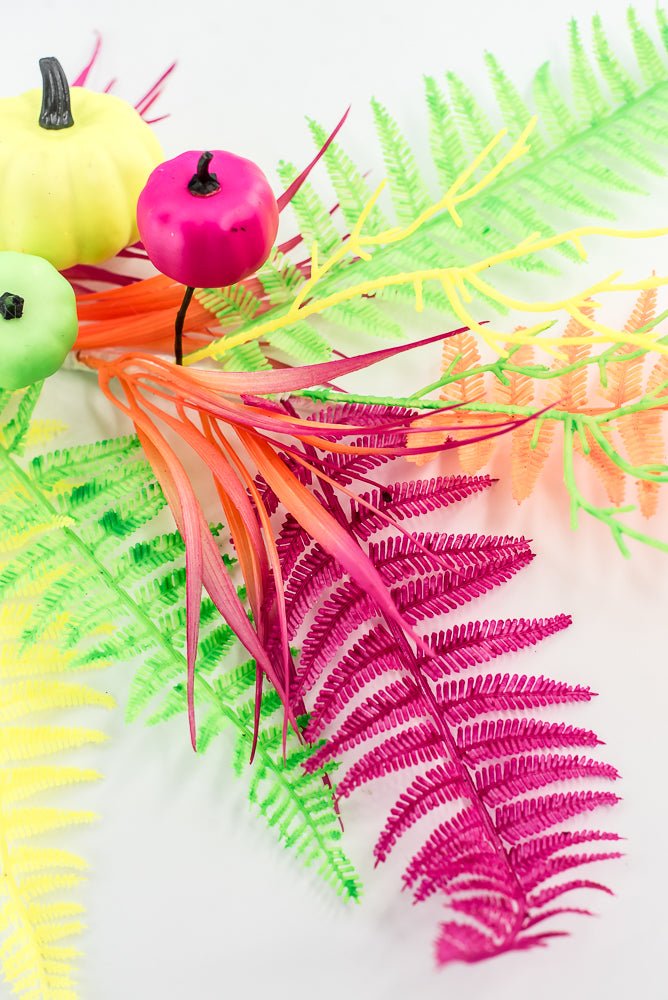 Hot Fluorescent Pumpkins, Fern, & Grass - Greenery Market85308
