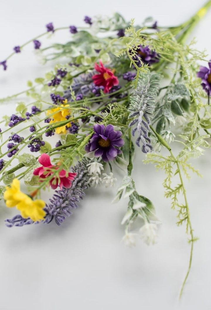 Mini Daisy flower and filler spray - Greenery Market63502SP26