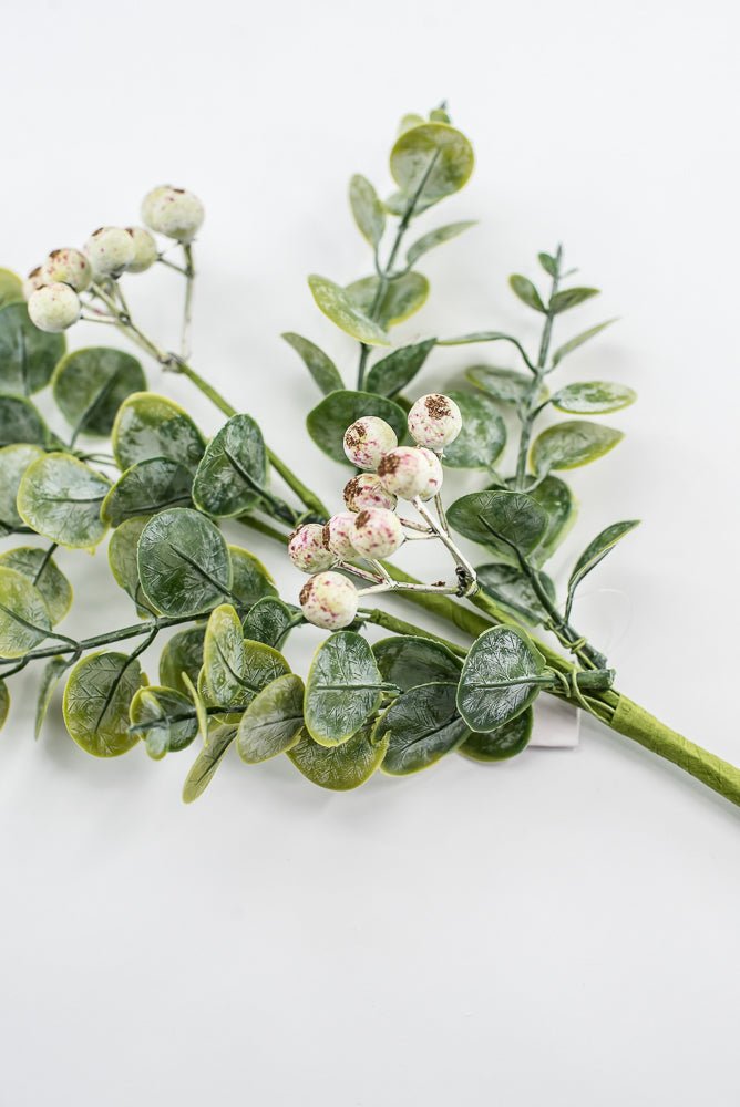 Mixed eucalyptus leaves and berry pick - Greenery Market32119