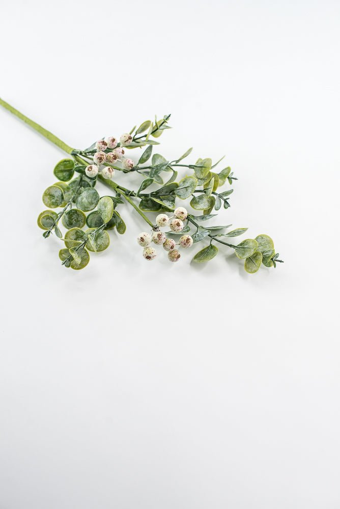 Mixed eucalyptus leaves and berry pick - Greenery Market32119