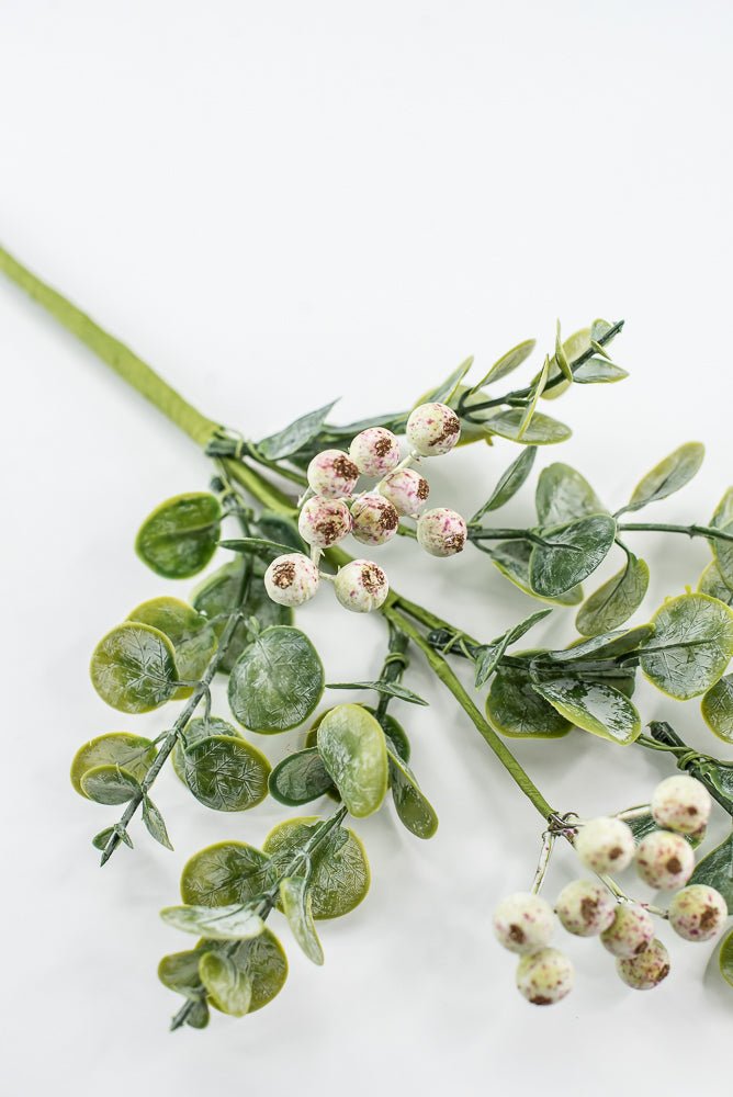 Mixed eucalyptus leaves and berry pick - Greenery Market32119