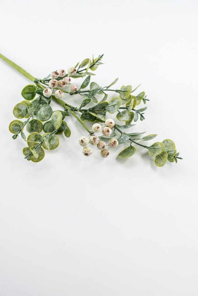 Mixed eucalyptus leaves and berry pick - Greenery Market32119
