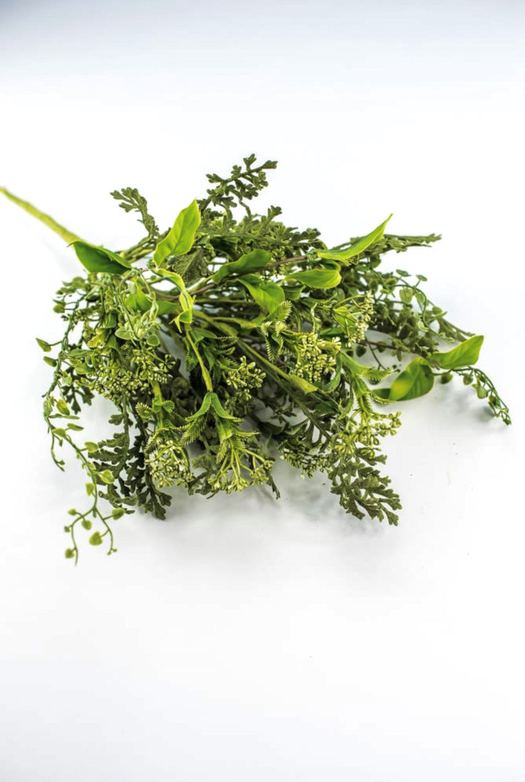 Mixed mossy fern boxwood greenery spray - Greenery Marketgreenery62649