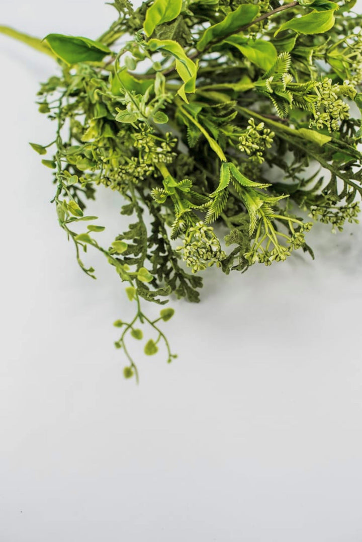 Mixed mossy fern boxwood greenery spray - Greenery Marketgreenery62649