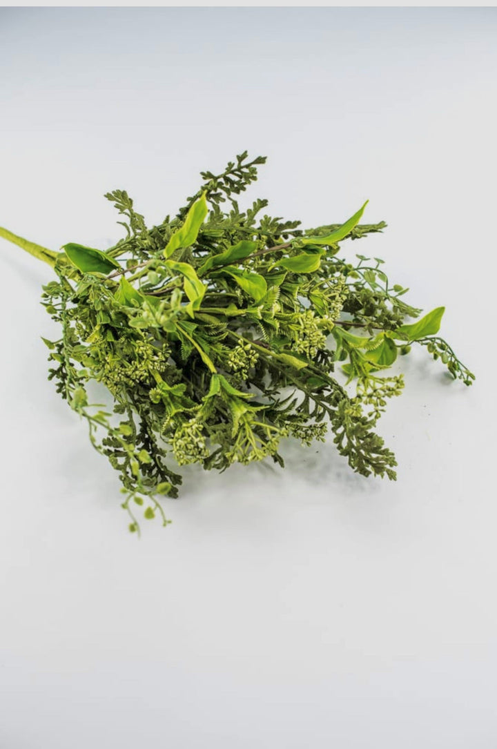 Mixed mossy fern boxwood greenery spray - Greenery Marketgreenery62649