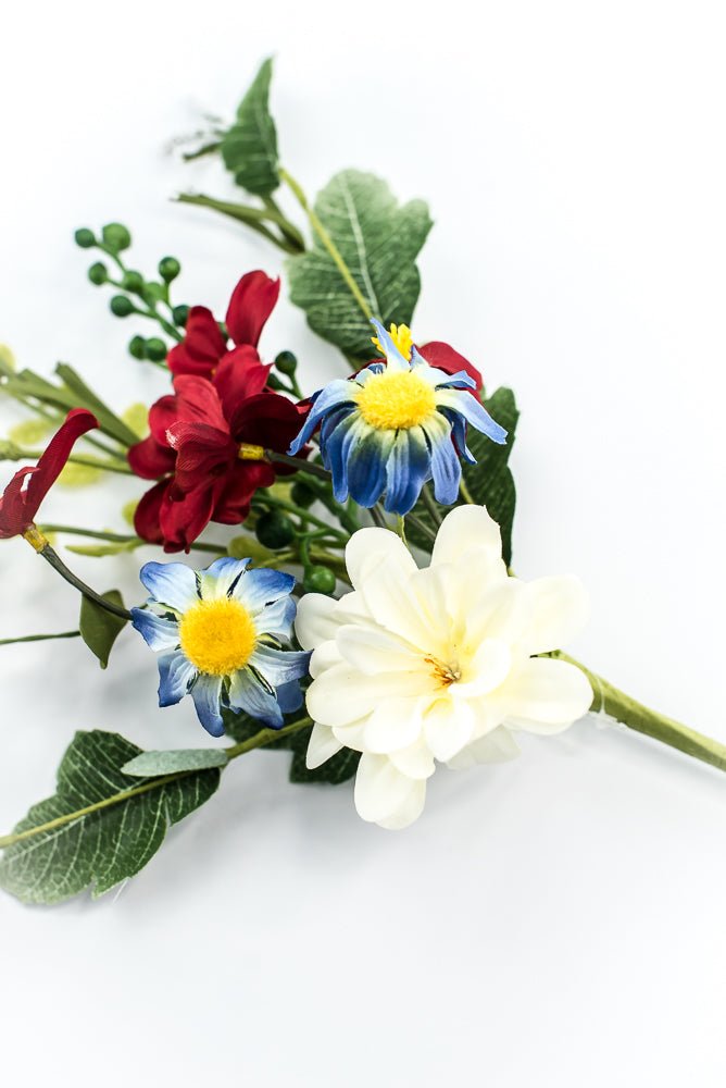 Patriotic Daisy With Greenery Pick - Greenery Marketartificial flowers62562SP18