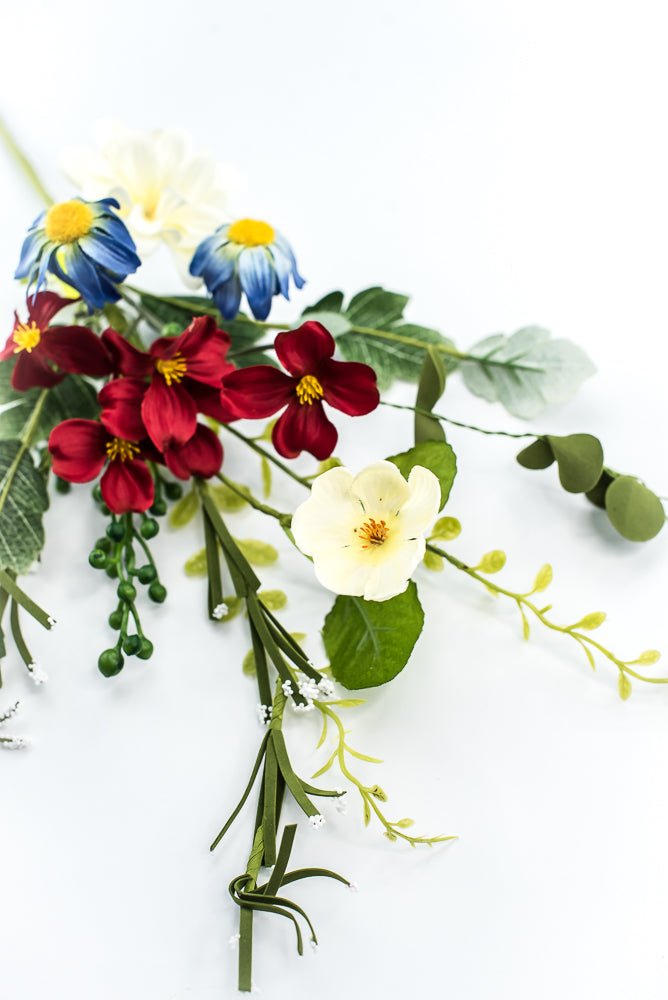 Patriotic Daisy With Greenery Pick - Greenery Marketartificial flowers62562SP18