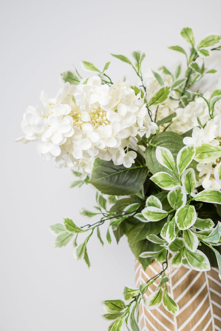 Peegee hydrangea stem - white - real touch - Greenery Market6466 - W