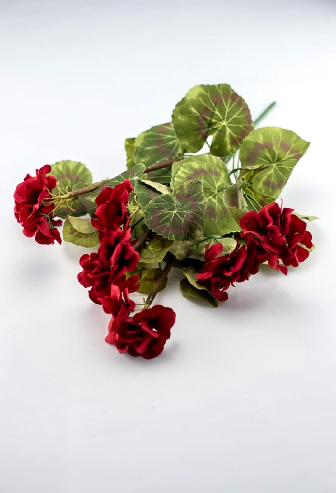 Red Geranium, Artificial geraniums - Greenery Marketartificial flowers25761