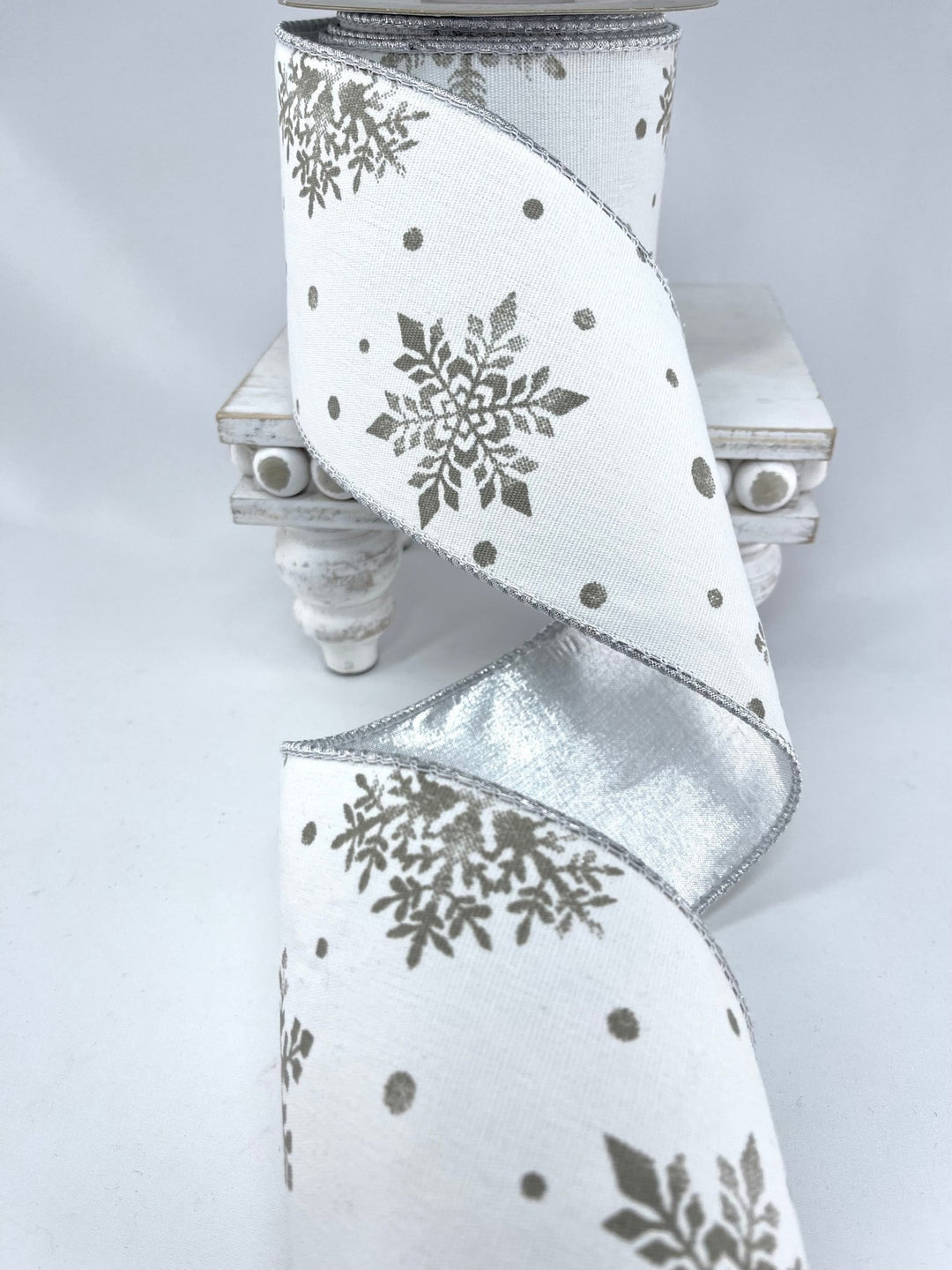 White and gray snowflake 4” - Greenery Market179727
