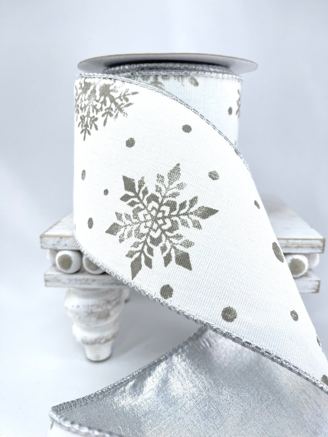 White and gray snowflake 4” - Greenery Market179727