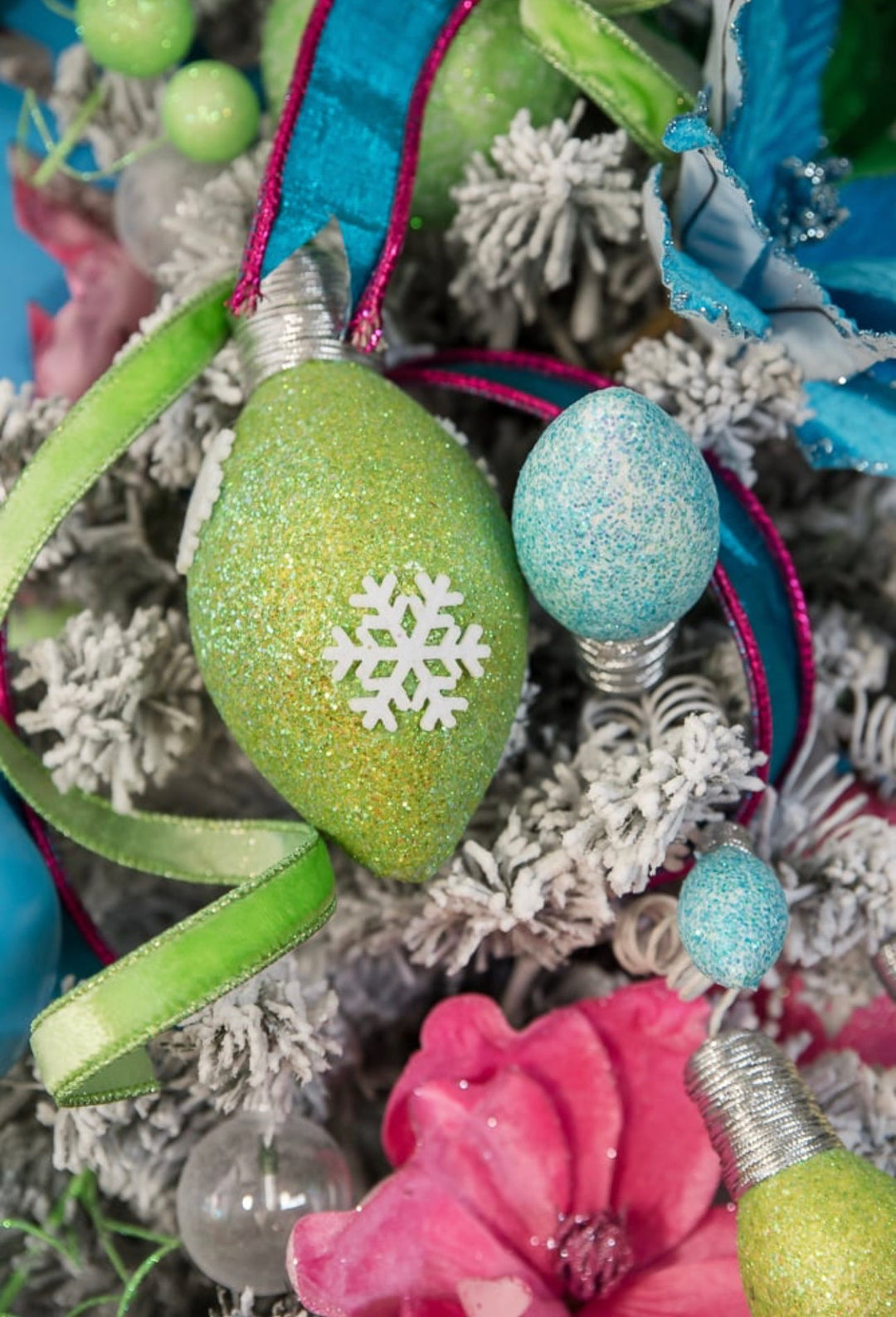Green glittered light bulb ornament - Greenery Market85711GN