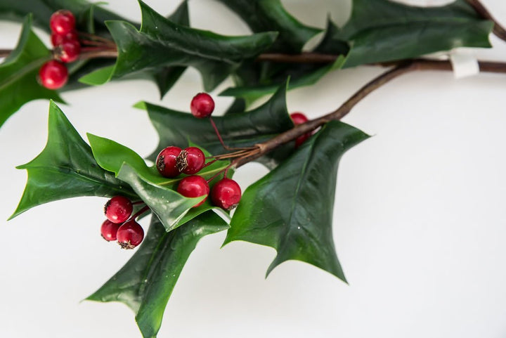 Artificial holly and red berries spray - Greenery Marketgreenery2825147GR