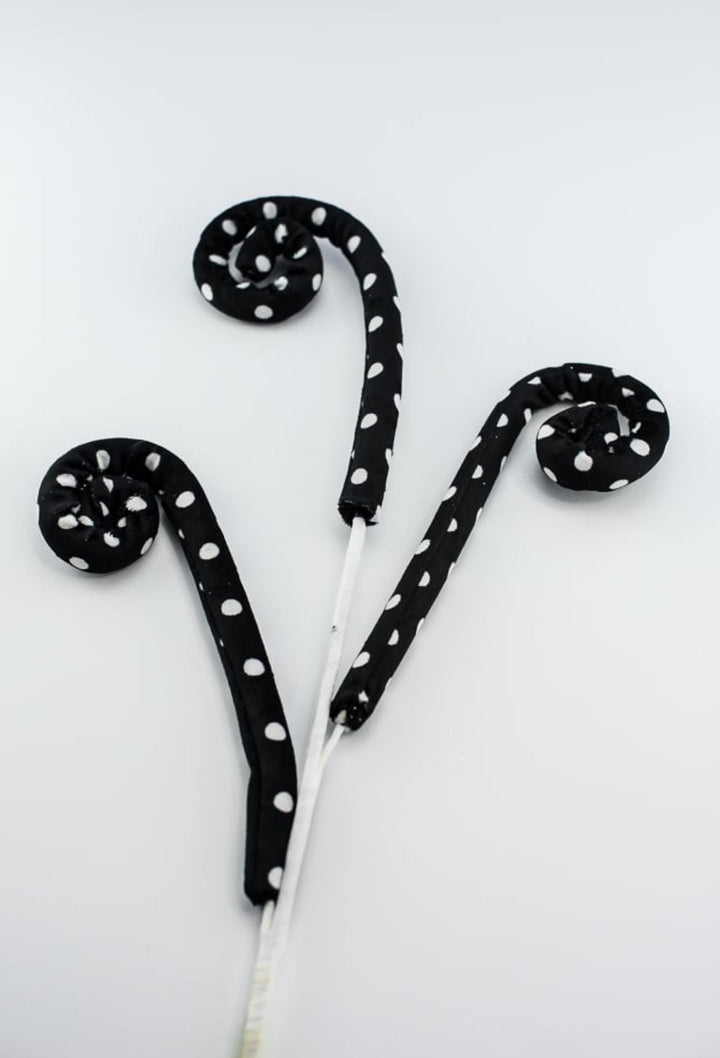 Black and white polkadot curly spray - Greenery MarketPicks62376BKWT