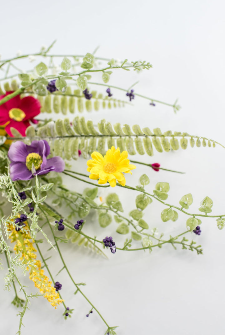 Daisy and poppy mixed spray - Greenery Market40199
