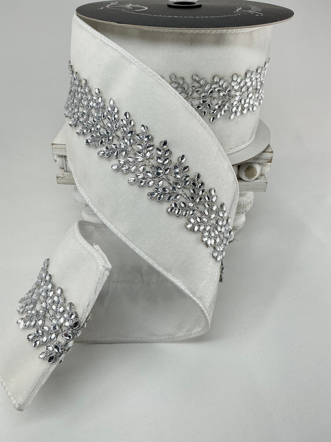 Farrisilk white velvet jewel vine tree ribbon - 4” - Greenery Marketwired ribbonRG893 - 43