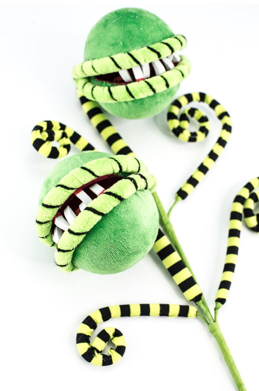 Halloween chomper plant spray 57142GNBK - Greenery Market57142GNBK