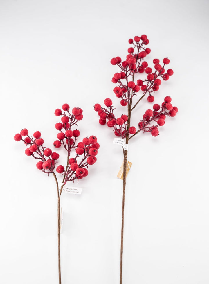 Iced red shimmering berry spray - Greenery Market233032