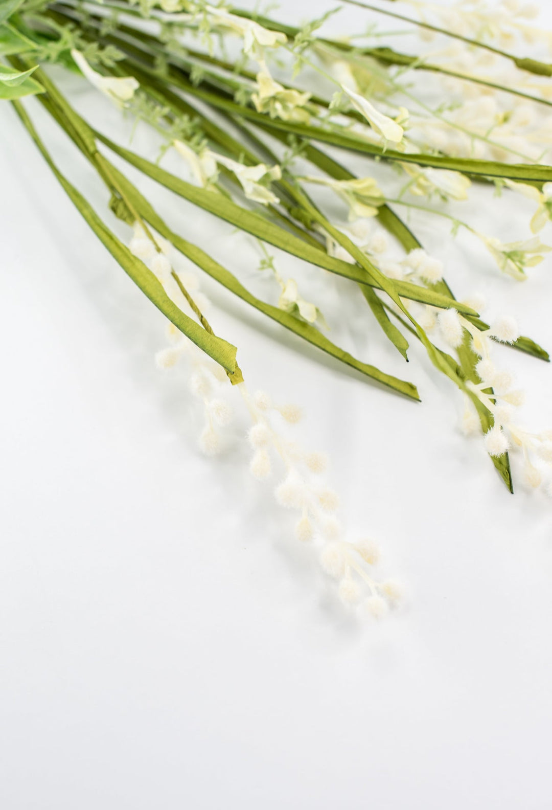 Mixed fuzzy berry bush - cream - Greenery Market40219 - CR