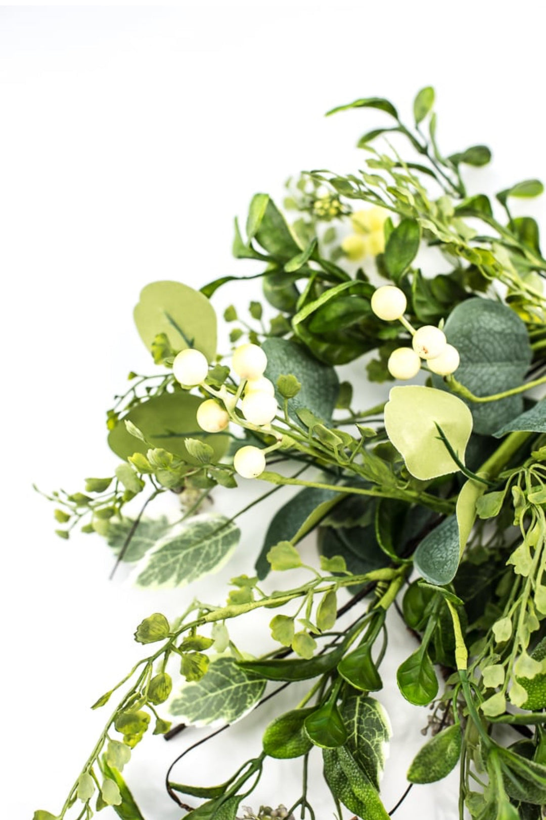 Mixed greenery and berries bush - Greenery Market63262BU22