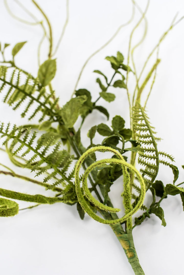 Mossy Twigs And Leaves Pick - Greenery Market62077SP16