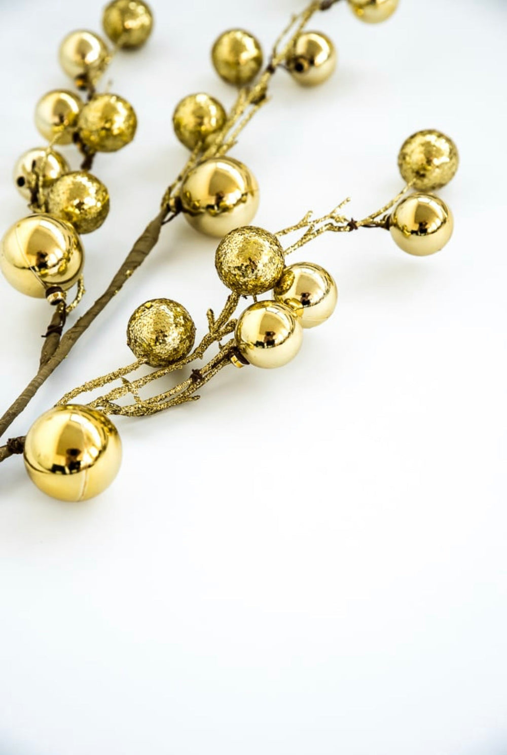 Ornament ball spray - gold - Greenery MarketXg963 - GO