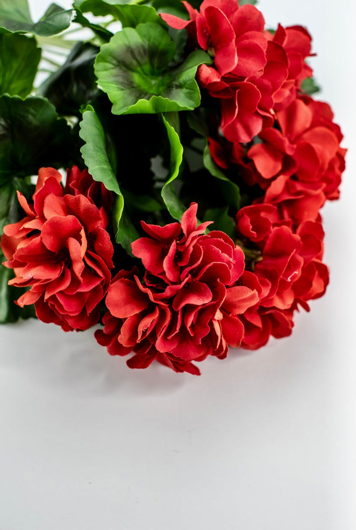 Real touch geranium bush, red - Greenery MarketMTF24297 RED