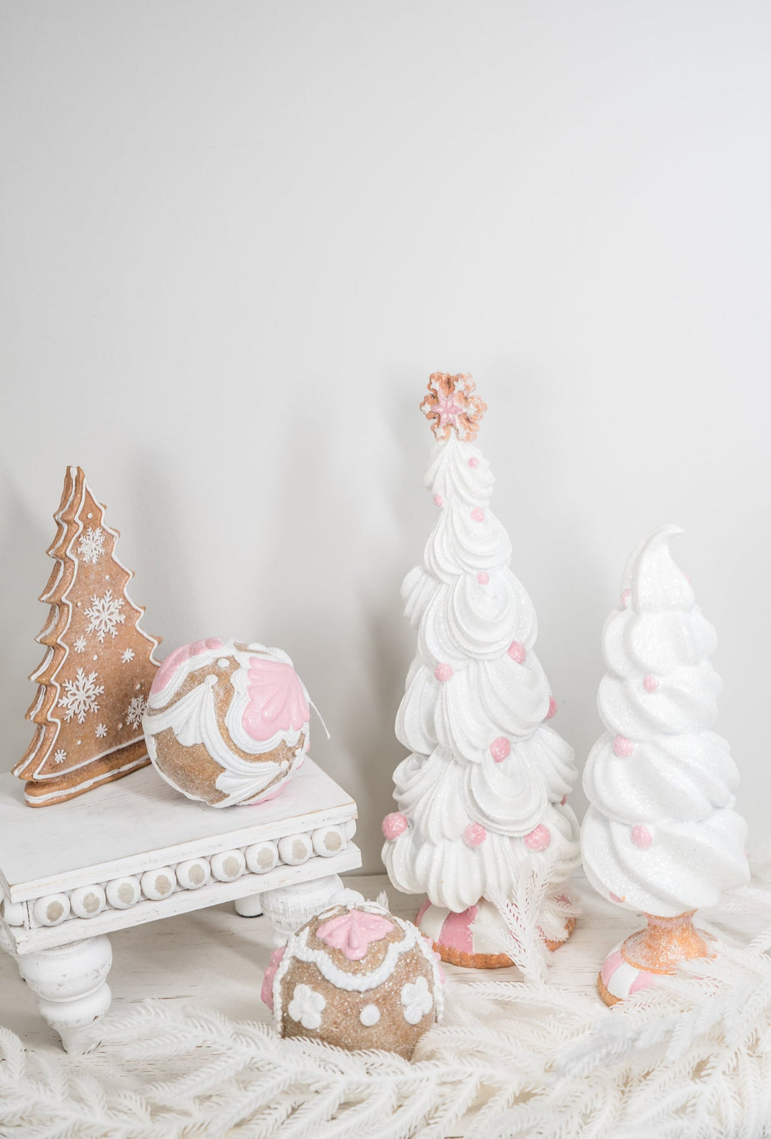 Resin frosted gingerbread ornaments - set of 2 - Greenery MarketHome decorMTX73336