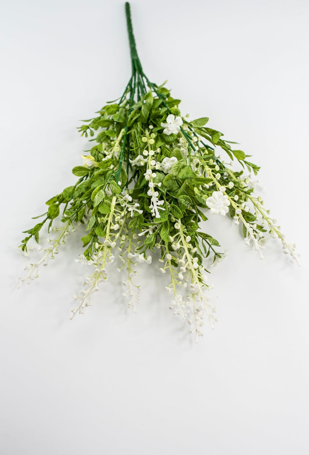 White filler flower and berries bush - Greenery Market85001 - CR