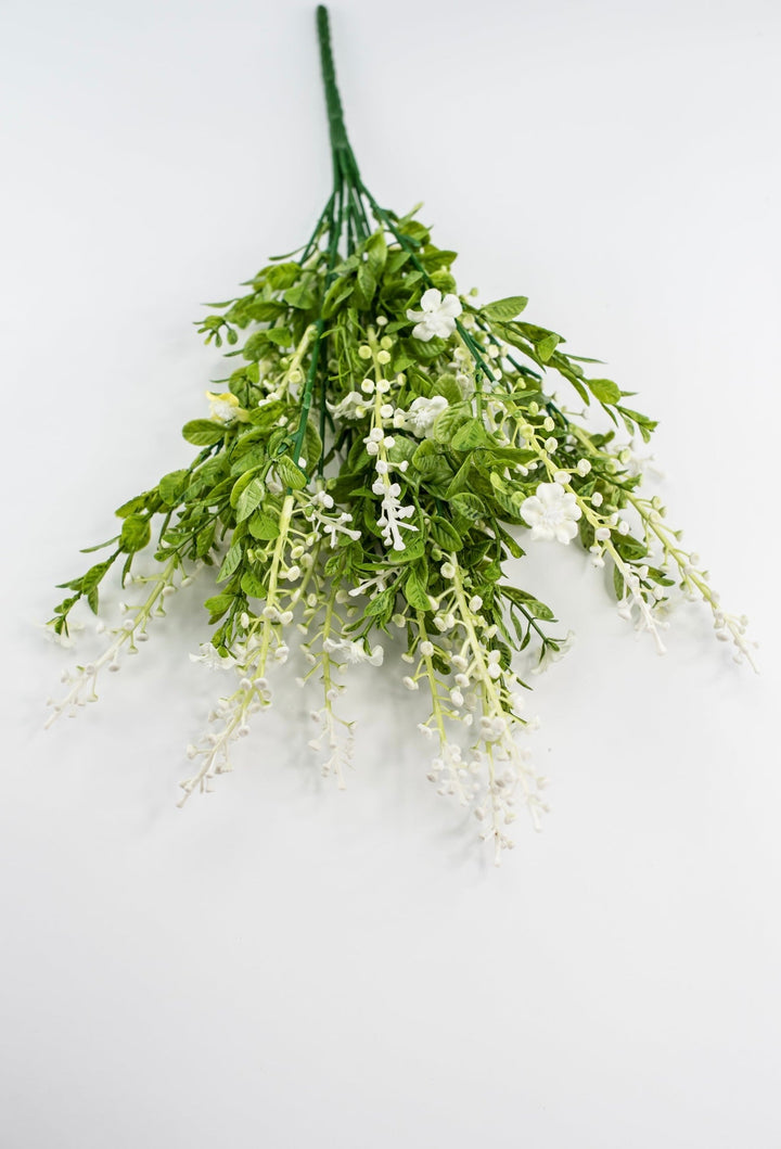 White filler flower and berries bush - Greenery Market85001 - CR