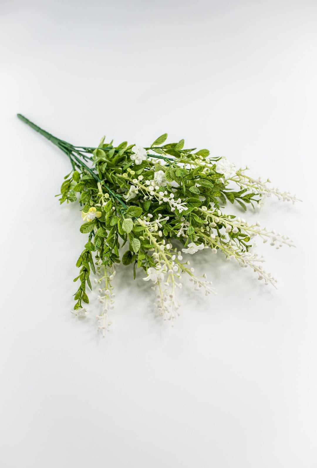 White filler flower and berries bush - Greenery Market85001 - CR