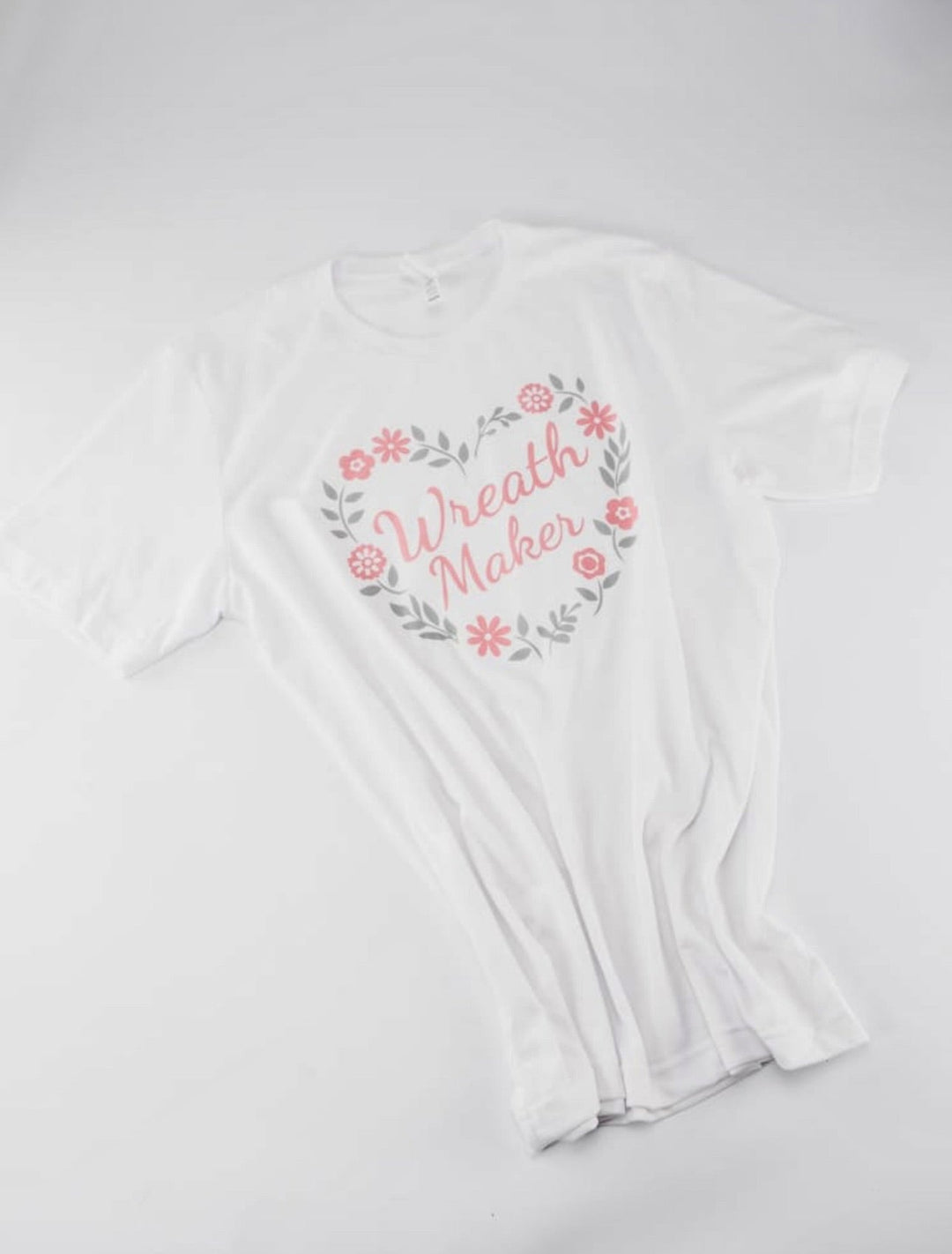 Wreath maker heart T-shirt - BLACK FRIDAY DEAL - Greenery MarketClothingLargewreathmakerheart
