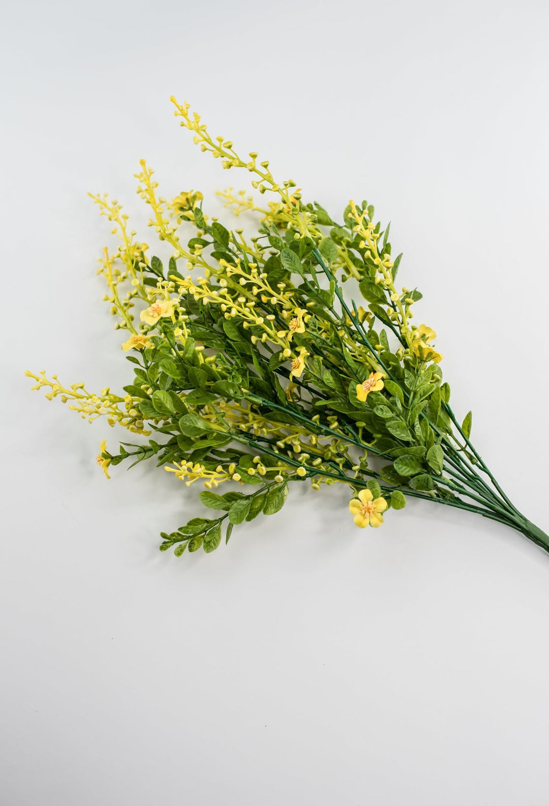 Yellow filler flower and berries bush - Greenery Market85001 - YEL