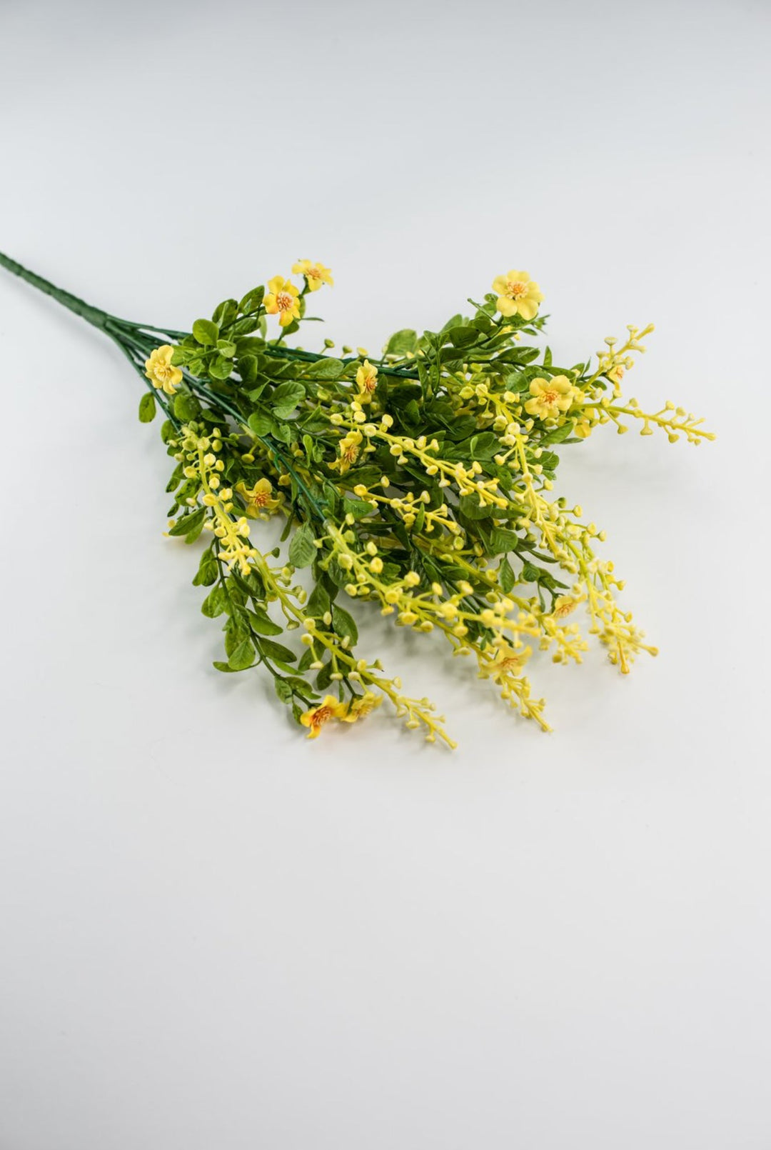 Yellow filler flower and berries bush - Greenery Market85001 - YEL