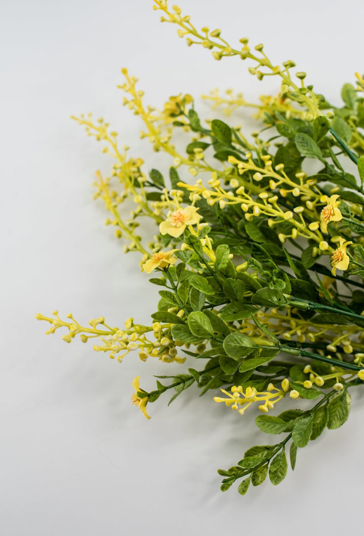 Yellow filler flower and berries bush - Greenery Market85001 - YEL